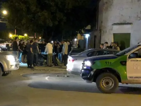Viajaba en moto y recibió un balazo