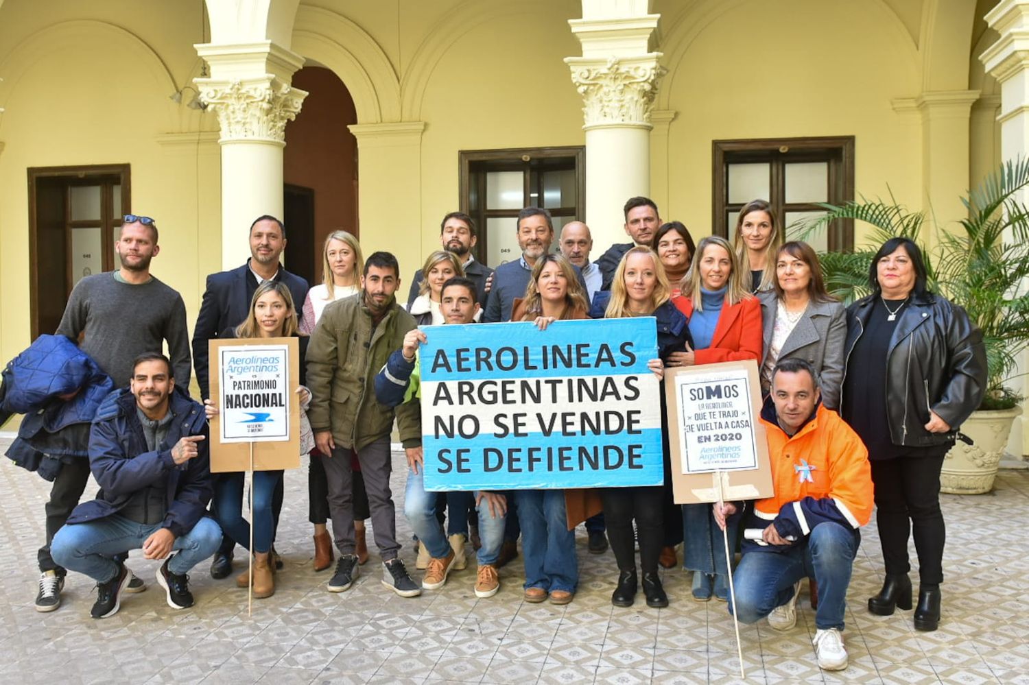 Trabajadores de Aerolíneas Argentinas se reunieron con el bloque de diputados justicialistas