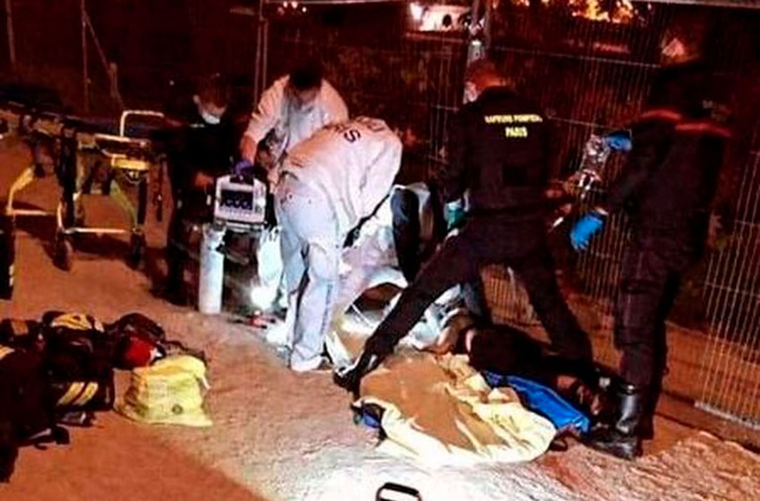 Dos mujeres musulmanas fueron apuñaladas frente a la Torre Eiffel