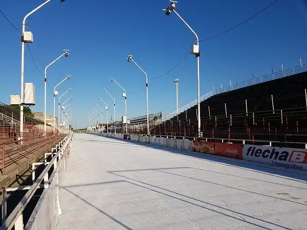 Electricidad y agua propia: innovaciones en el Corsódromo para no depender de los servicios