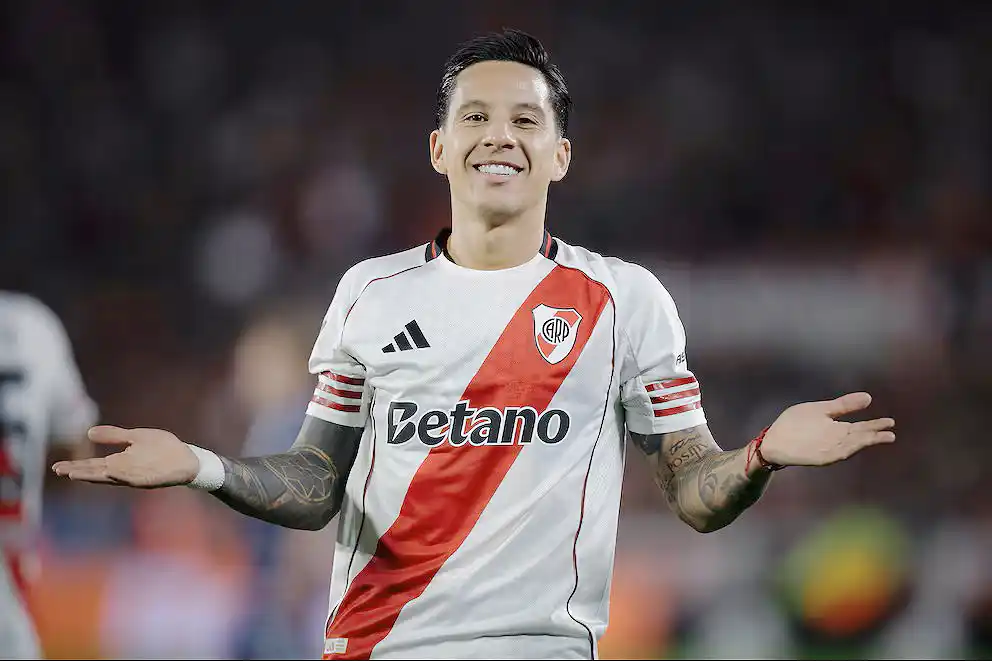 El festejo de Driussi en el gol que abrió el marcador