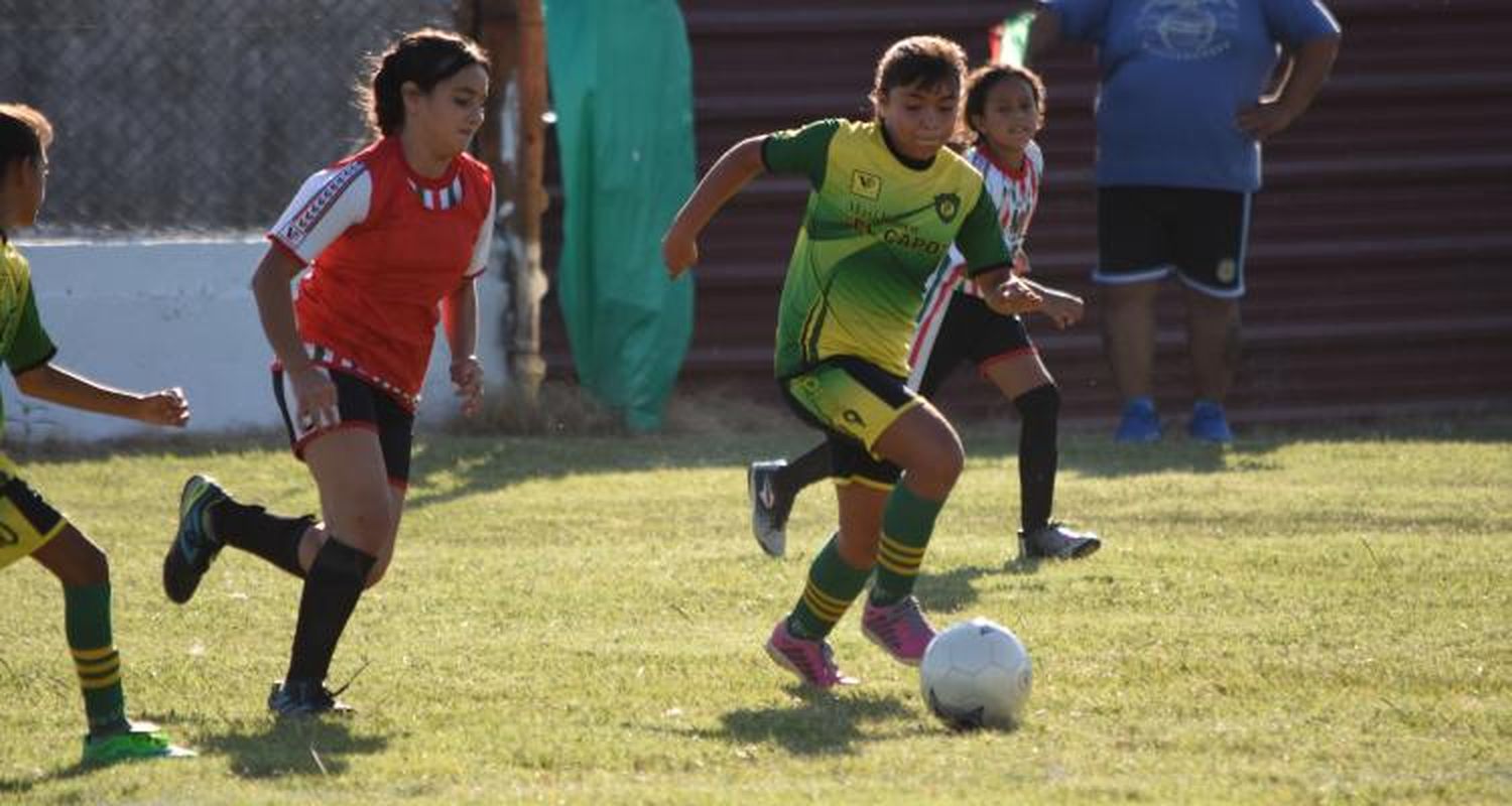 Las niñas empezaron a escribir su historia en la Liga Infantil