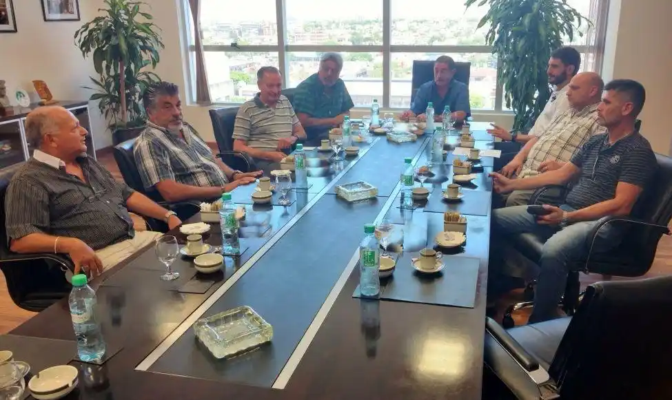 Pullaro y taxistas de la provincia se reunieron con Viviani