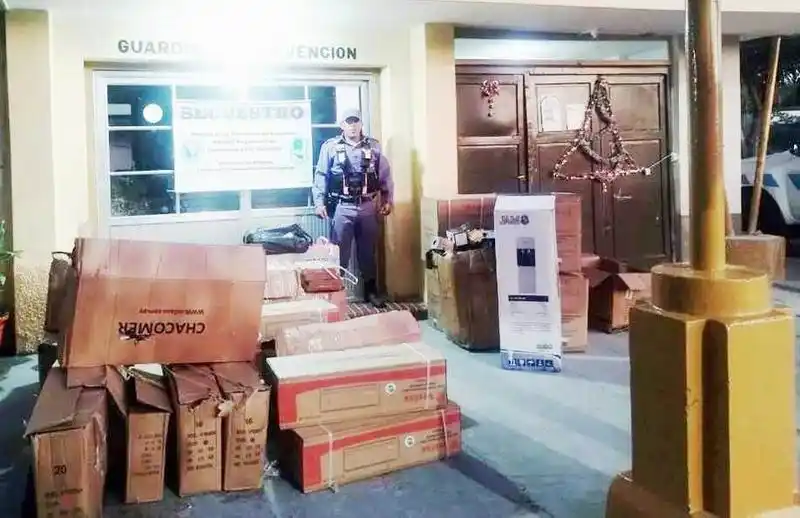 Detectan y secuestran mercaderías con un
avalúo superior a los cinco millones de pesos