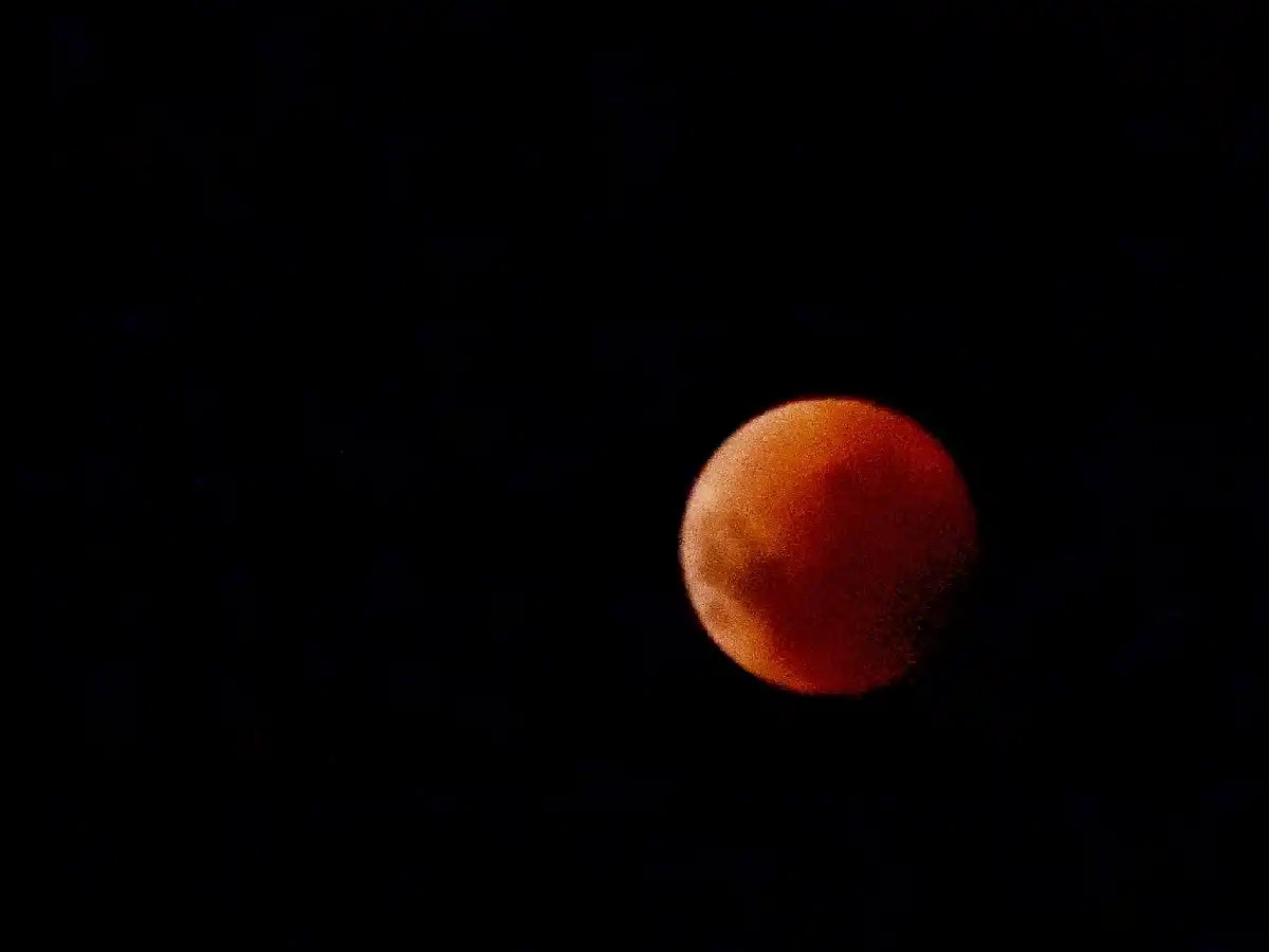 Así se vio el eclipse lunar desde San Francisco 