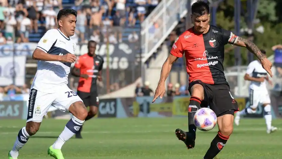 Colón y Gimnasia jugaran por no descender.