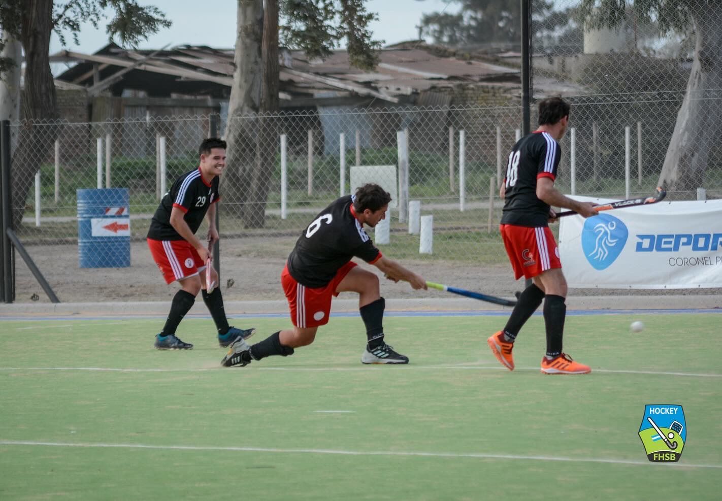 Hockey sobre césped: Huracán a una victoria de meterse en los play-offs