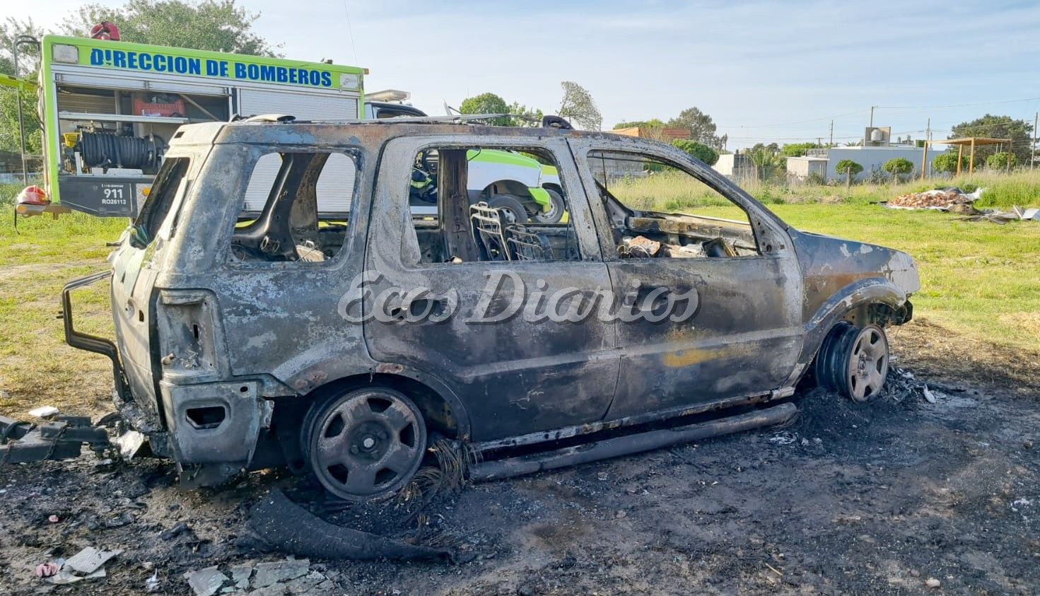 El fuego destruyó una camioneta en Quequén