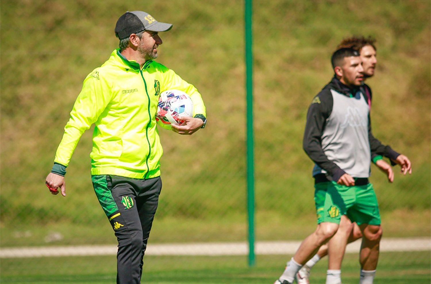 Tras la salida de Gago y a la espera de Palermo, Aldosivi recibe con público a Unión