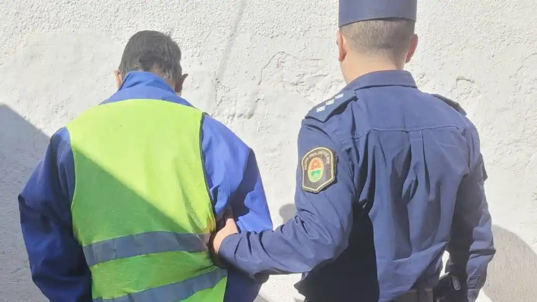 Secuestro de arma de fuego en el marco de una causa por amenazas