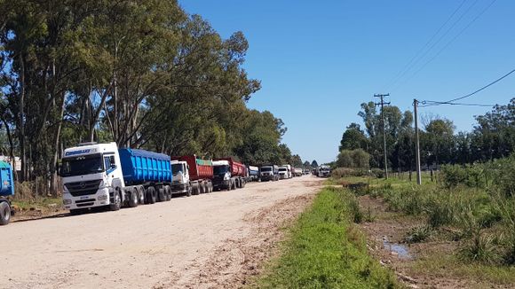 Paro en las areneras por la paritaria y denuncias por bloqueo de plantas