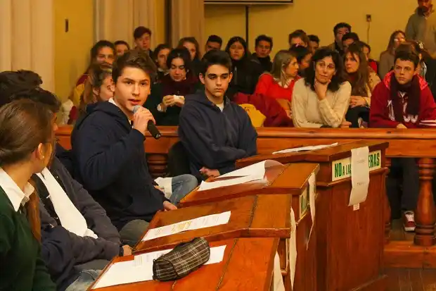 Estudiantes secundarios debatieron proyectos para la ciudad