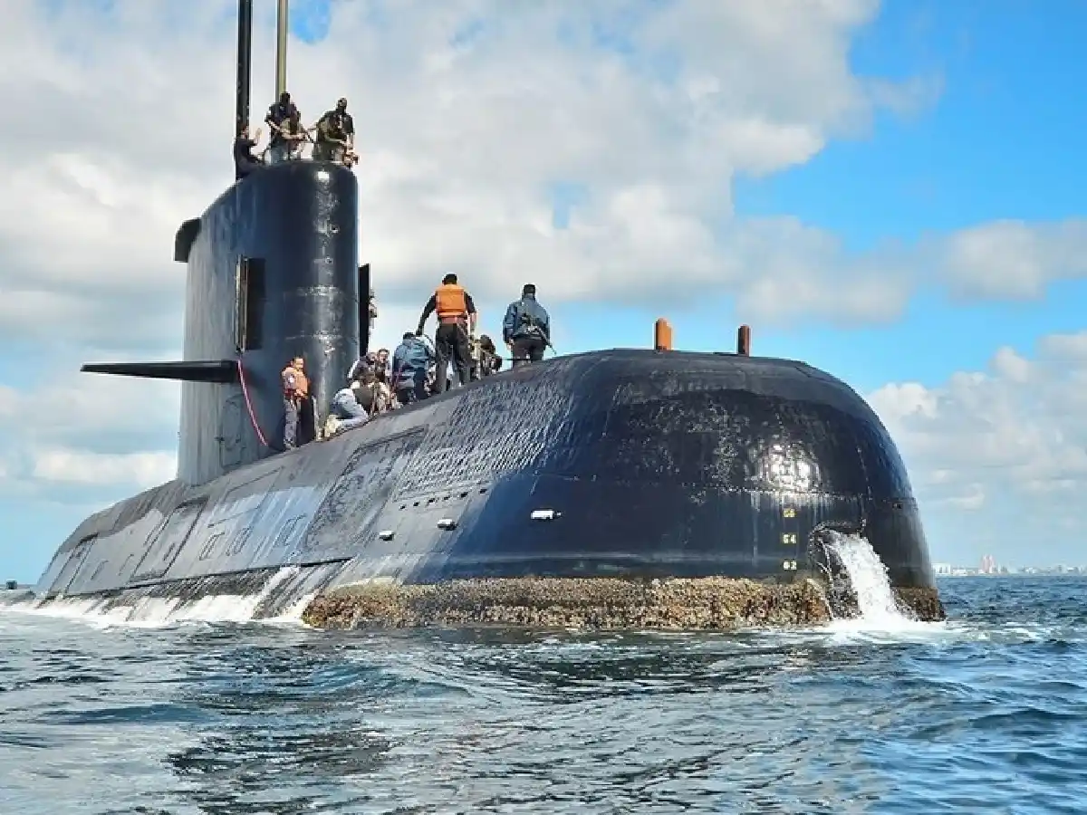 Otorgan becas a hijos de tripulantes del ARA San Juan