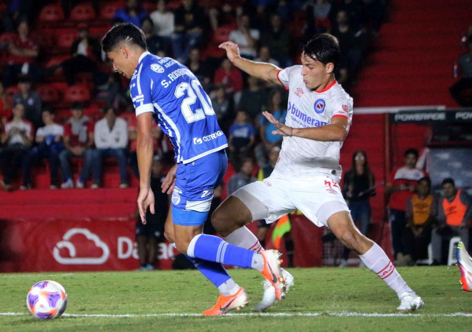 Argentinos Juniors fue un claro dominador en La Paternal