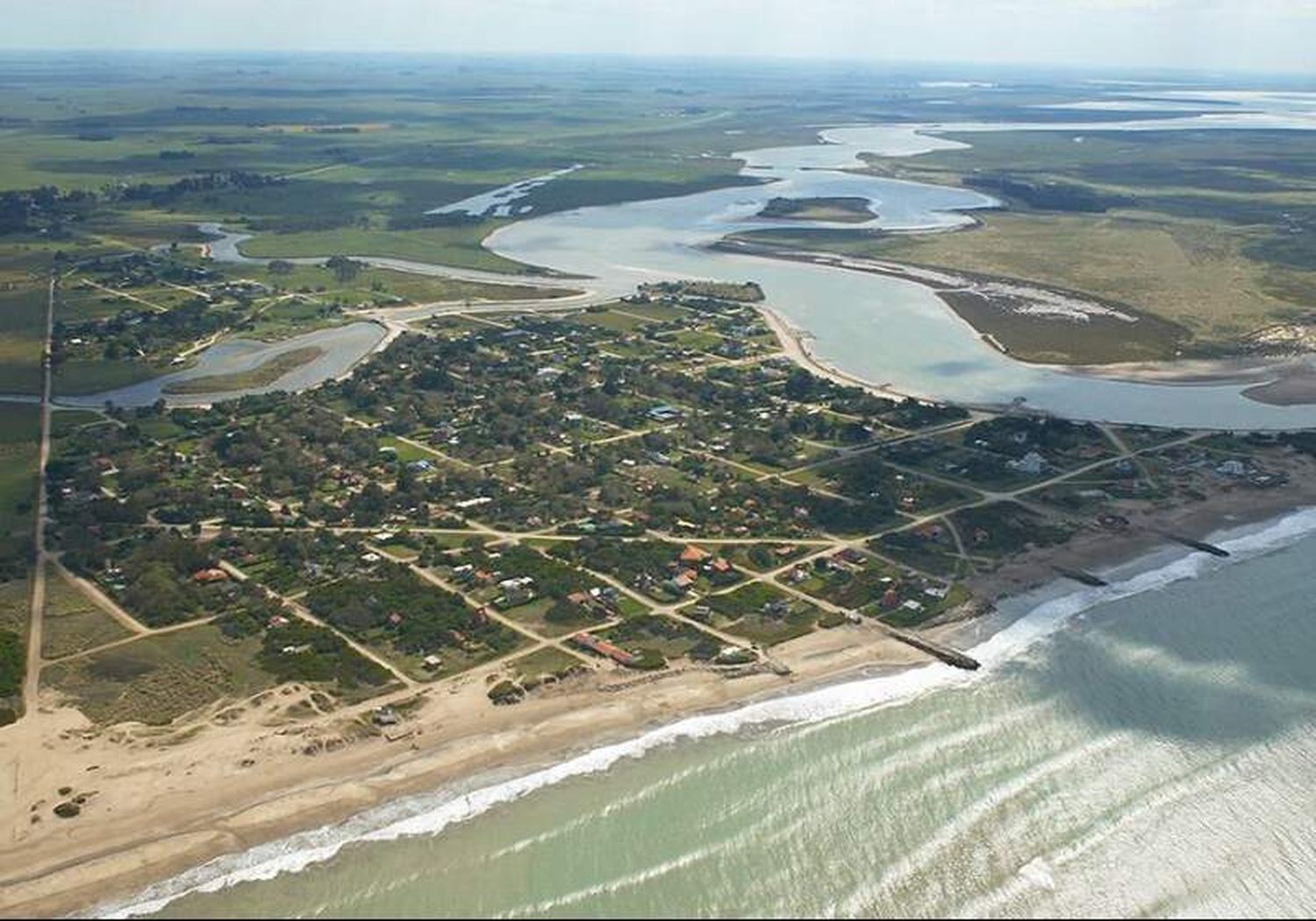 Tres visitas guiadas gratuitas: A los bosques de Mar Chiquita, a la Virgen en Pilar y a la Isla Maciel en Avellaneda