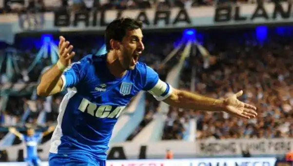 Milito: "Era el partido que nos daba la chance para seguir prendidos"