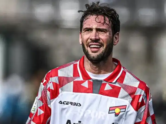 Un futbolista argentino recibió una dura sanción por proferir insultos racistas hacia otro jugador en Italia