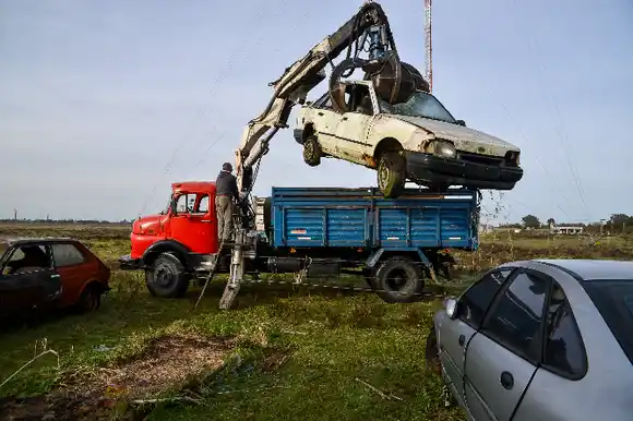 Concluyó el desguace de 17 automóviles no reclamados en Chascomús
