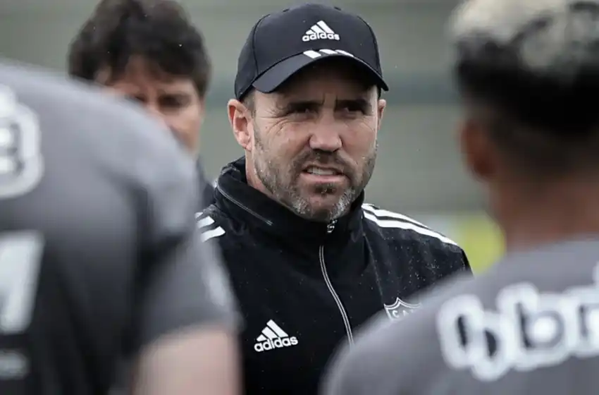El Chacho Coudet dejó de ser el técnico del Atlético Mineiro