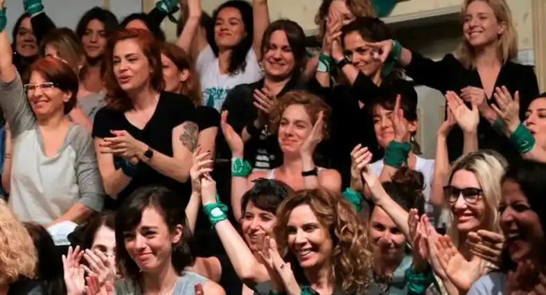 Sororas, no siempre. Actrices feministas, aliadas del kirchnerismo, distantes del dolor en otros casos.
