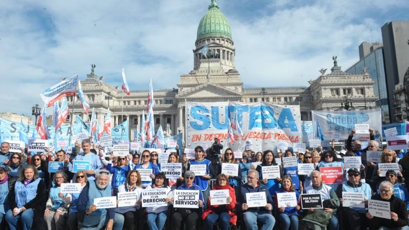 Comenzó el paro docente en todo el país y los gremios se movilizarán al Congreso desde las 10 (Foto: SUTEBA)