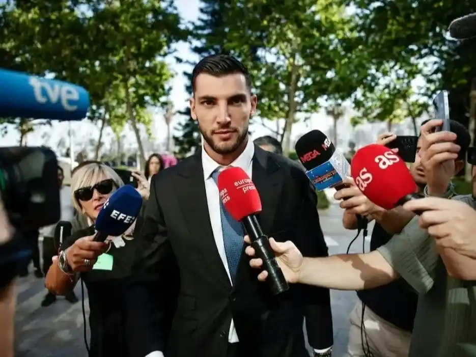 El futbolista español Rafa Mir, condenado a 8 años y 6 meses de prisión por agresión sexual y lesiones. Foto: EFE