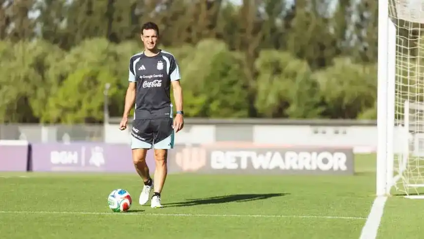 Otra jornada de prácticas para la Selección Argentina mientras Scaloni define al once ante Mauritania