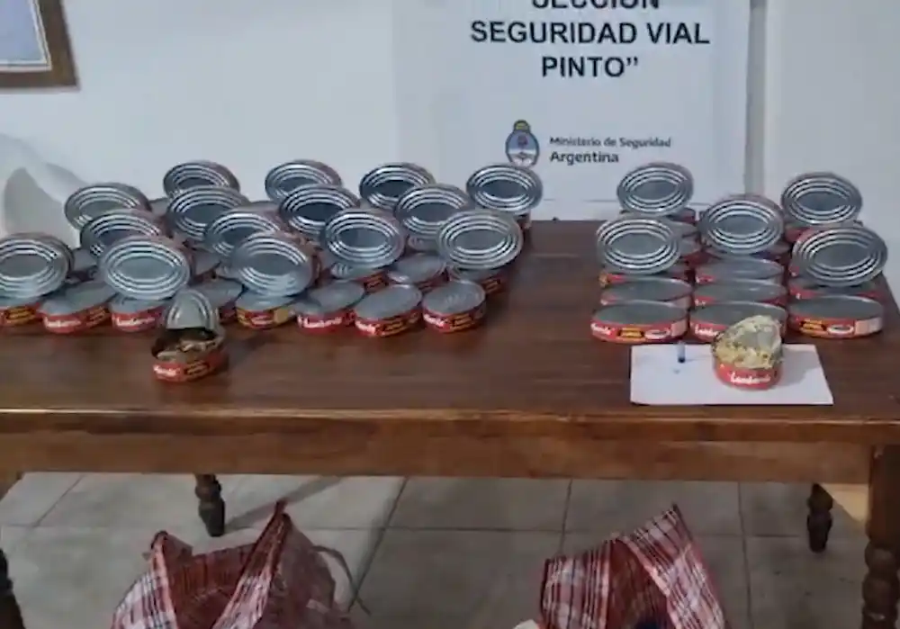 Llevaban pasta base en latas de atún, pero los descubrió la Gendarmería