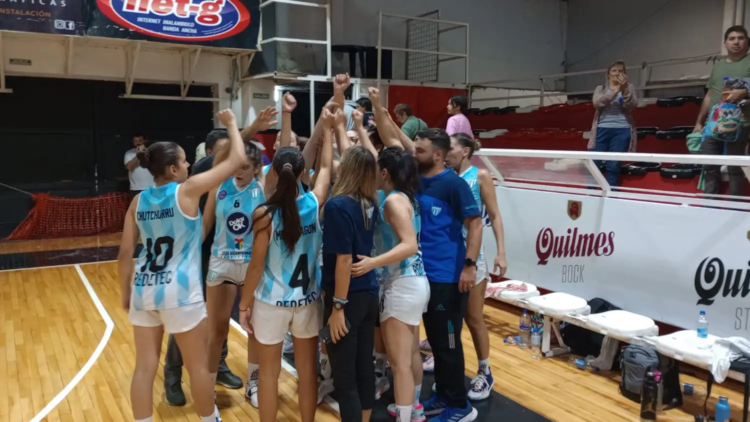 Las dirigidas por Juan Flejas arrancaron con victoria ante su acérrimo rival.