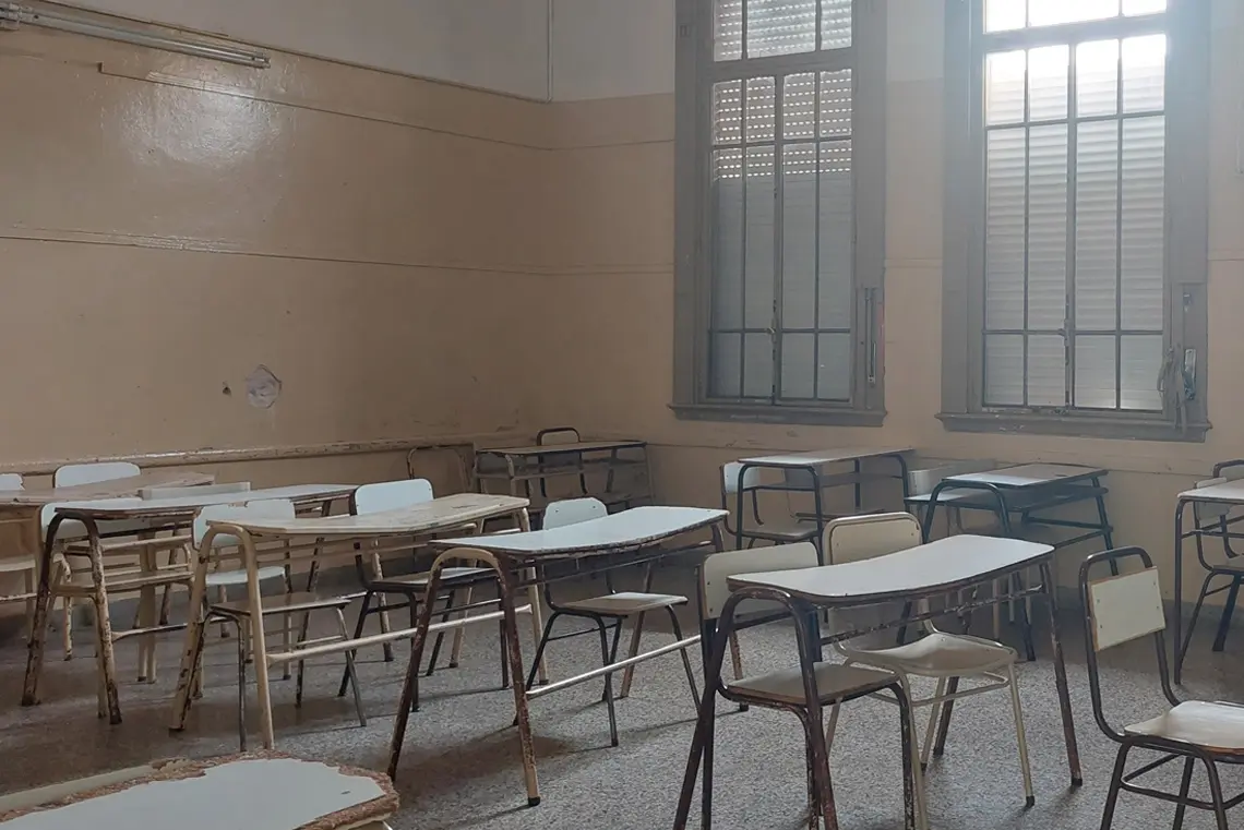 Las aulas vacías en la escuela Normal.