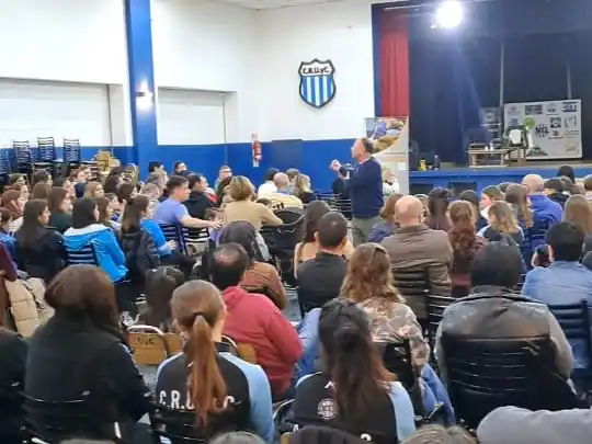 Reciente presentación de Espacio Ariel en la localidad de Murphy. Foto: Gentileza