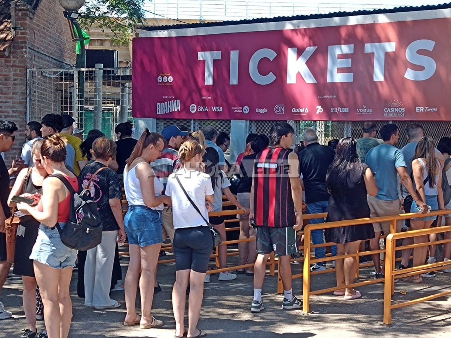 Intenso movimiento en las boleterías del Corsódromo a horas del inicio del Carnaval del País