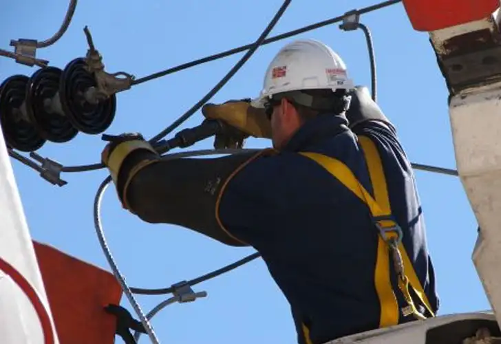 Operario de Cablevisión fue denunciado por el robo de cable de cobre