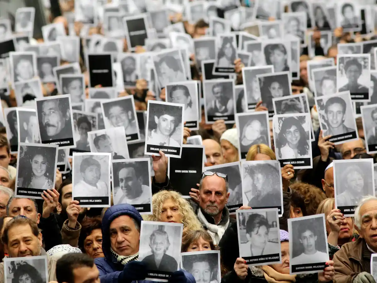 Amia: reclamaron que Macri denuncie a Irán por el atentado 