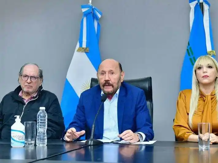 El gobernador Insfrán anunció un
aumento salarial del 10% a estatales