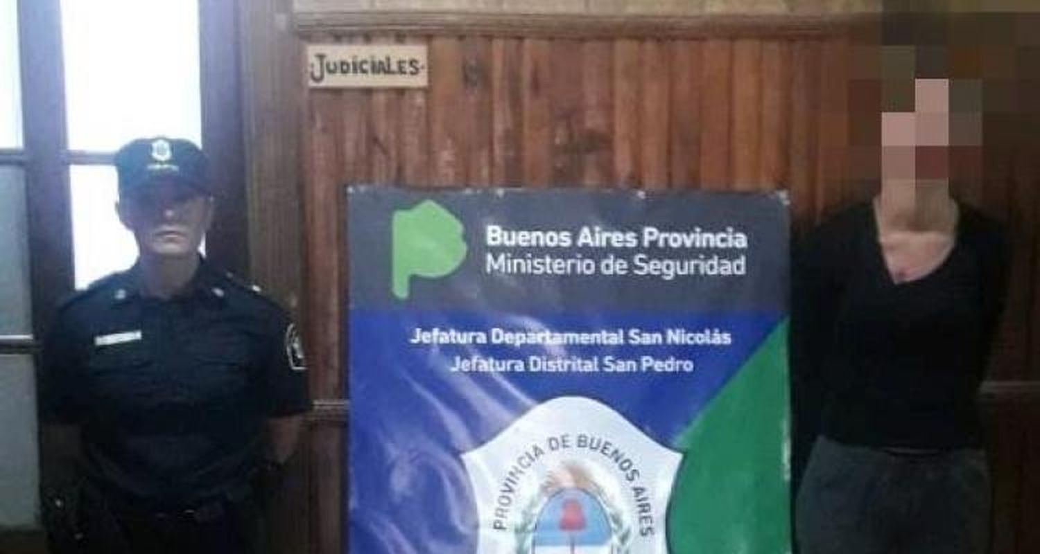 Una joven intentó asaltar un comercio y fue reducida por familiares del propietario