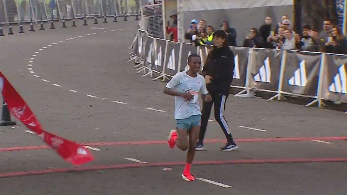 Habtamu Birlew Denekew se impuso en Buenos Aires.