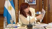 Rodeada de militantes, Cristina Kirchner llegó al Congreso desde donde hizo su "derecho de defensa"