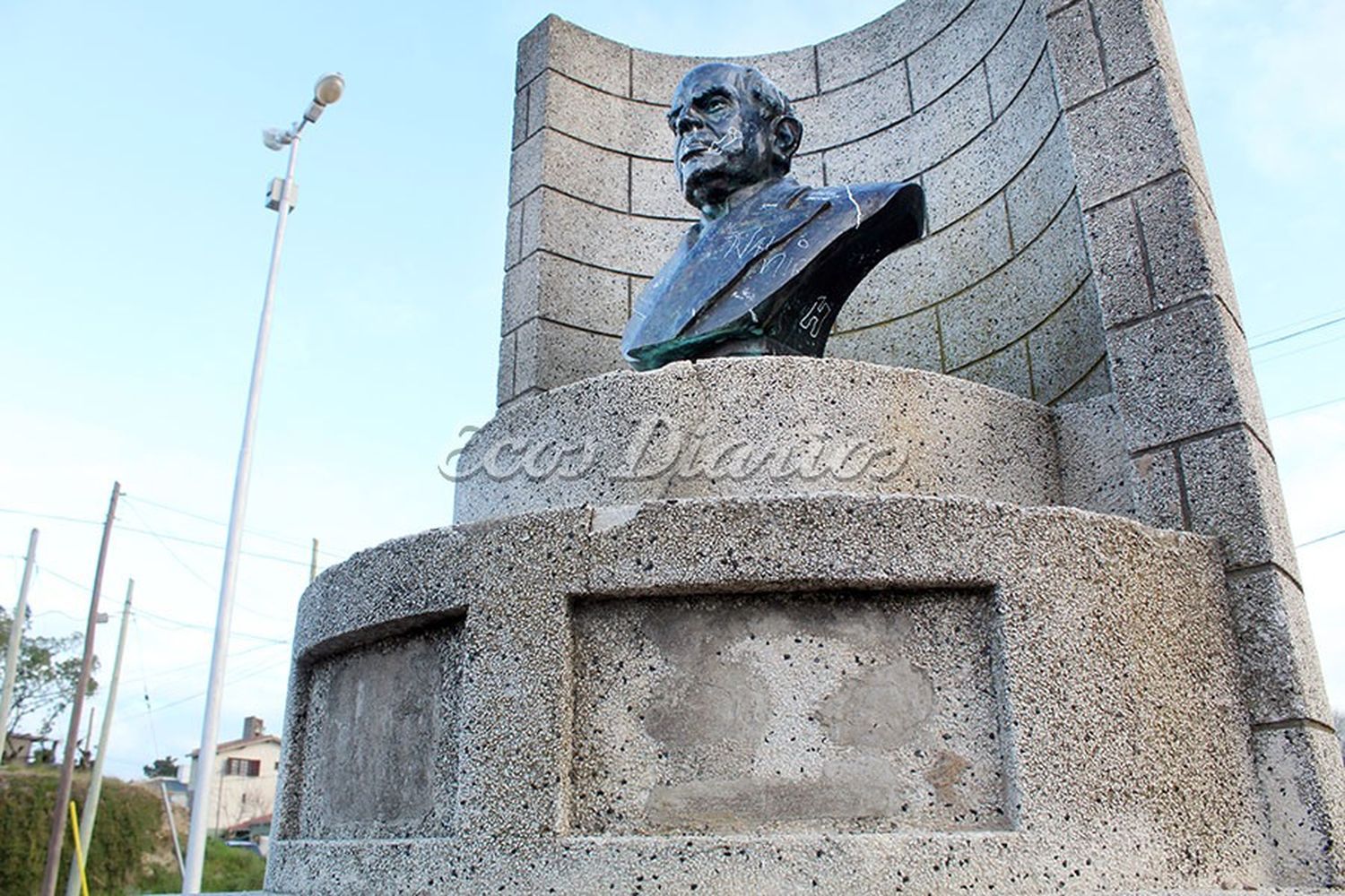 En 58 y 47. Monumento a Domingo Sarmiento