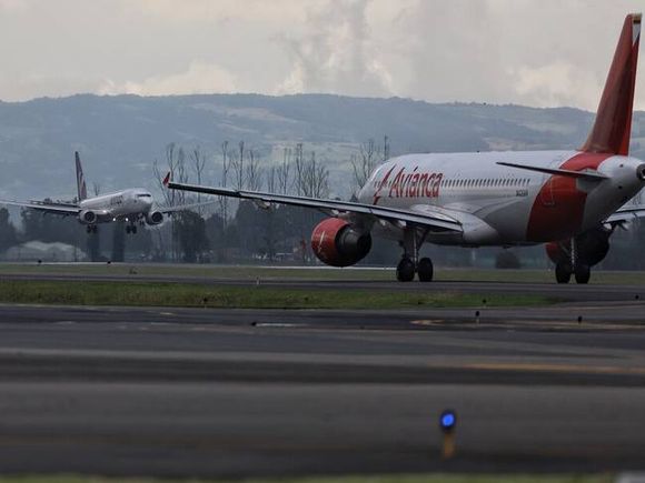 ANGUSTIA en vuelo de Avianca por fallas de motores (+ video)