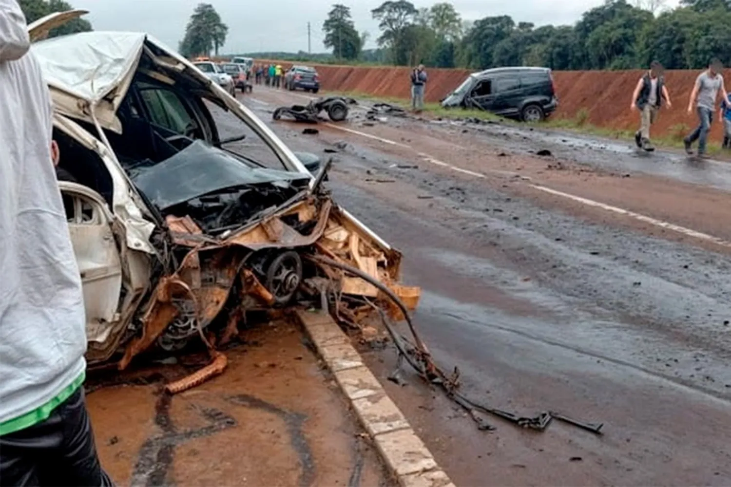 Ruta 14 : dos autos chocaron de frente