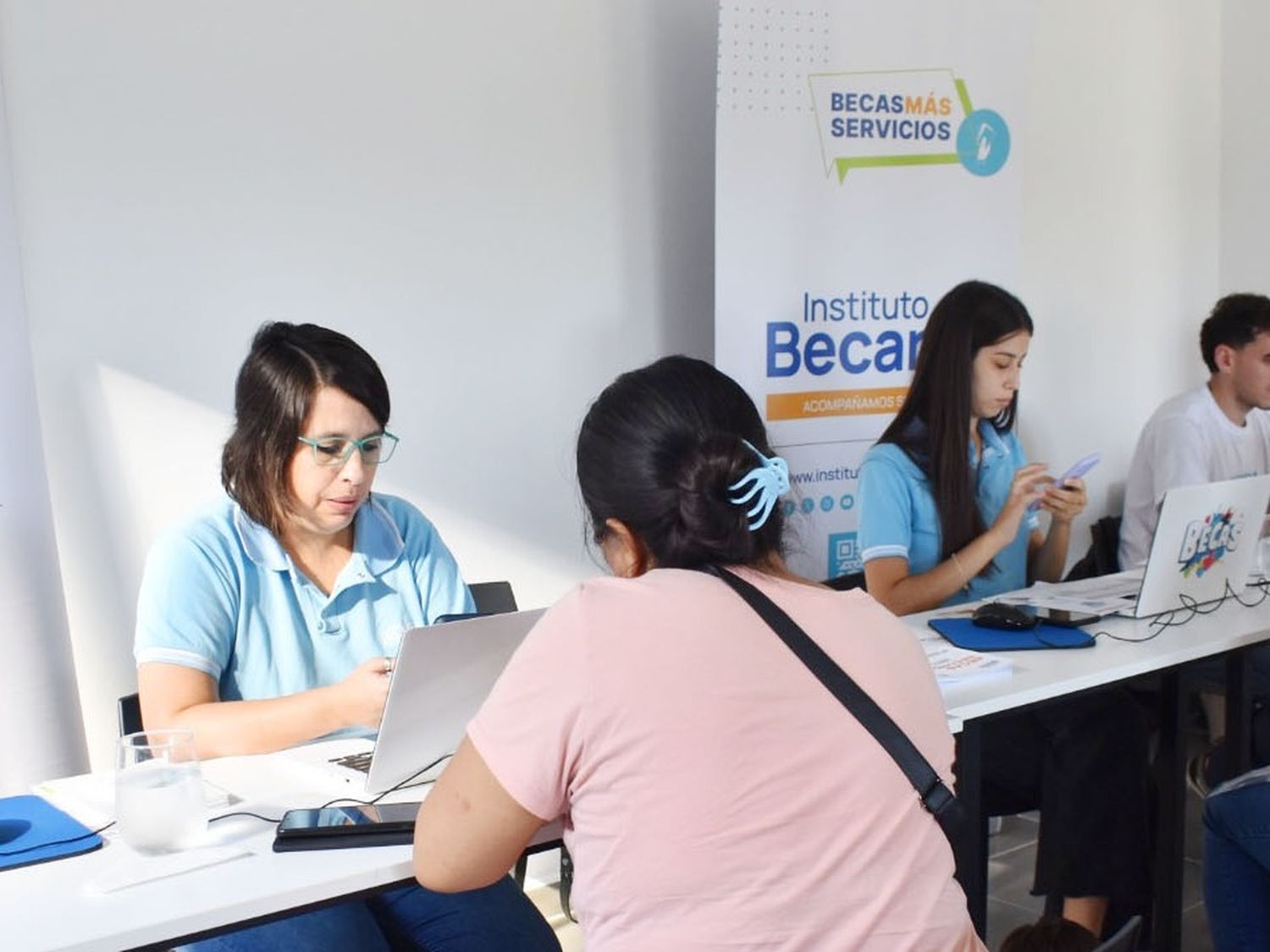 Continúa abierta la inscripción para becas en  escuelas secundarias 202