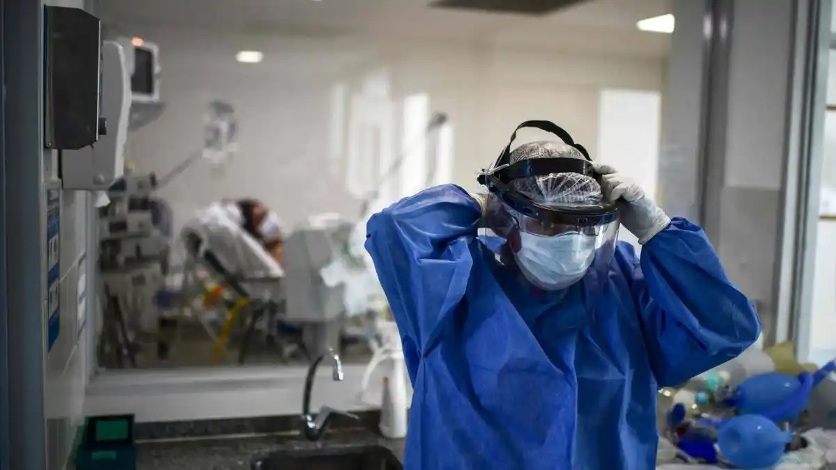 Record de fallecimientos en el país: notificaron 663 nuevos decesos