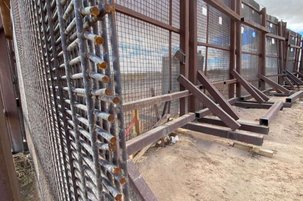 Texas reanudará la construcción de un muro fronterizo con México