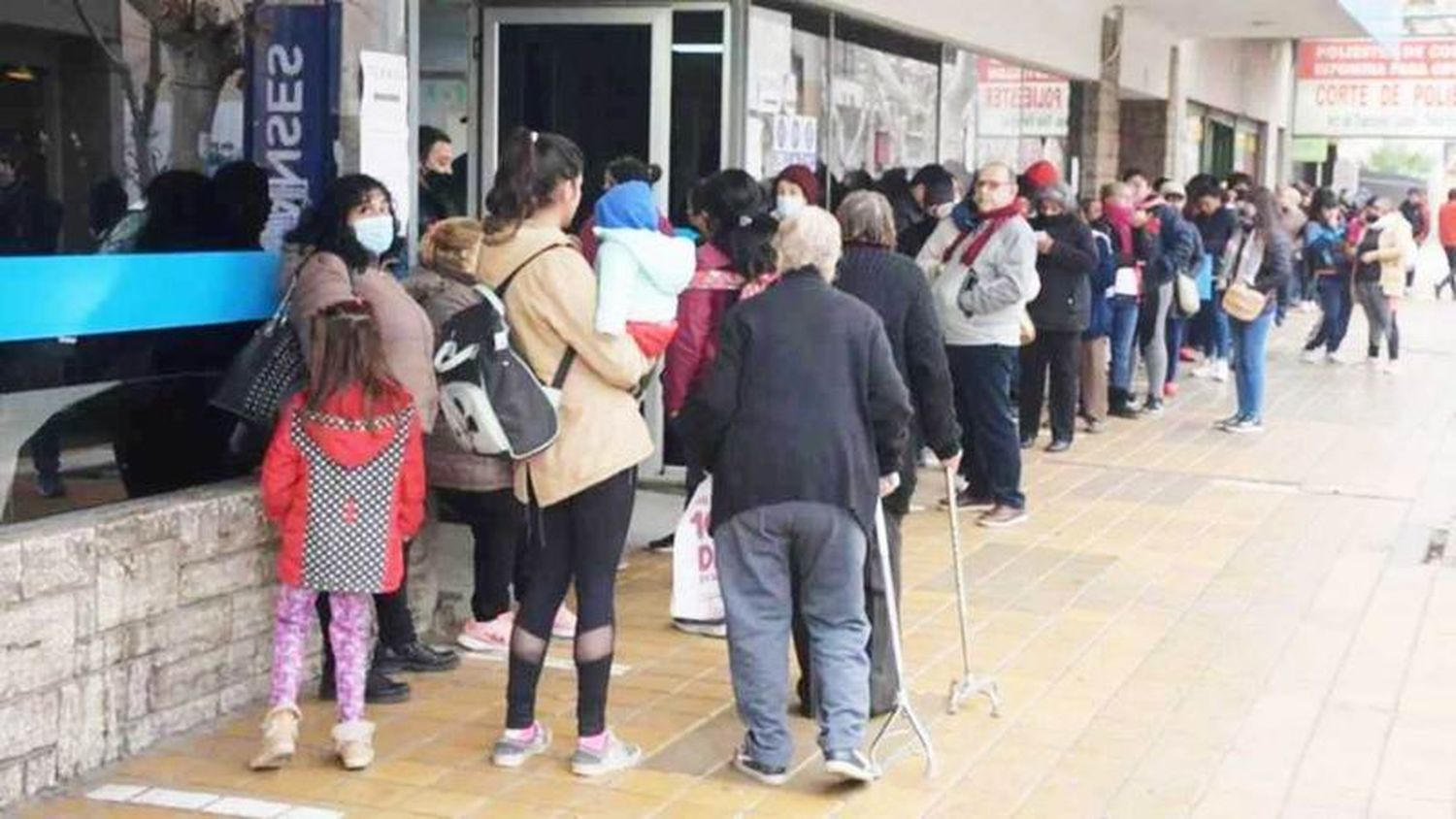 Denunció la Defensoría que con la ley ómnibus los 
jubilados perderán cerca de 25% en solo tres meses