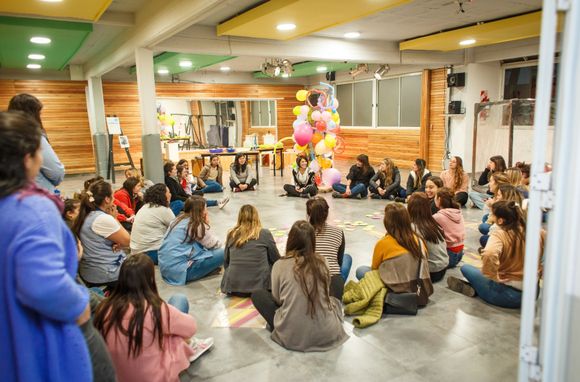 Realizarán un Encuentro Docente gratuito para reimaginar la escuela desde el arte en Mar del Plata