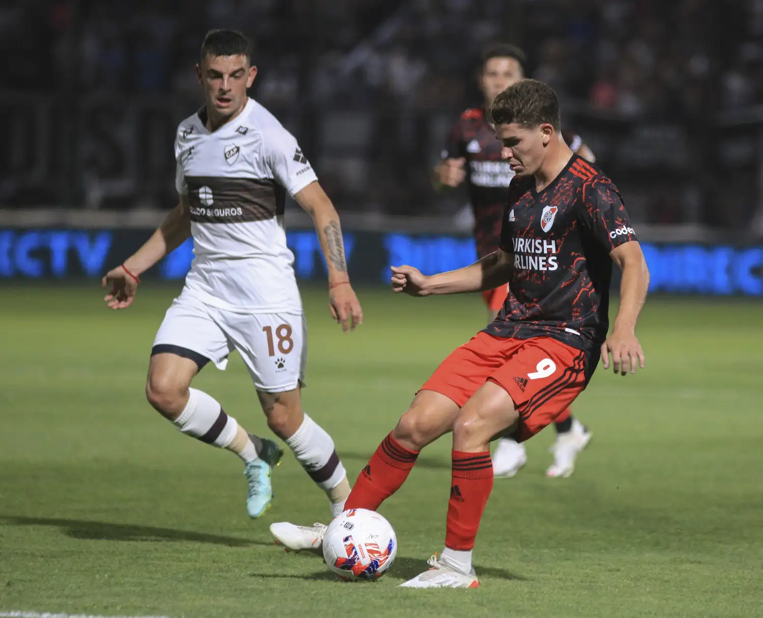 Julián Álvarez, arma ofensiva determinante para las pretensiones de River.