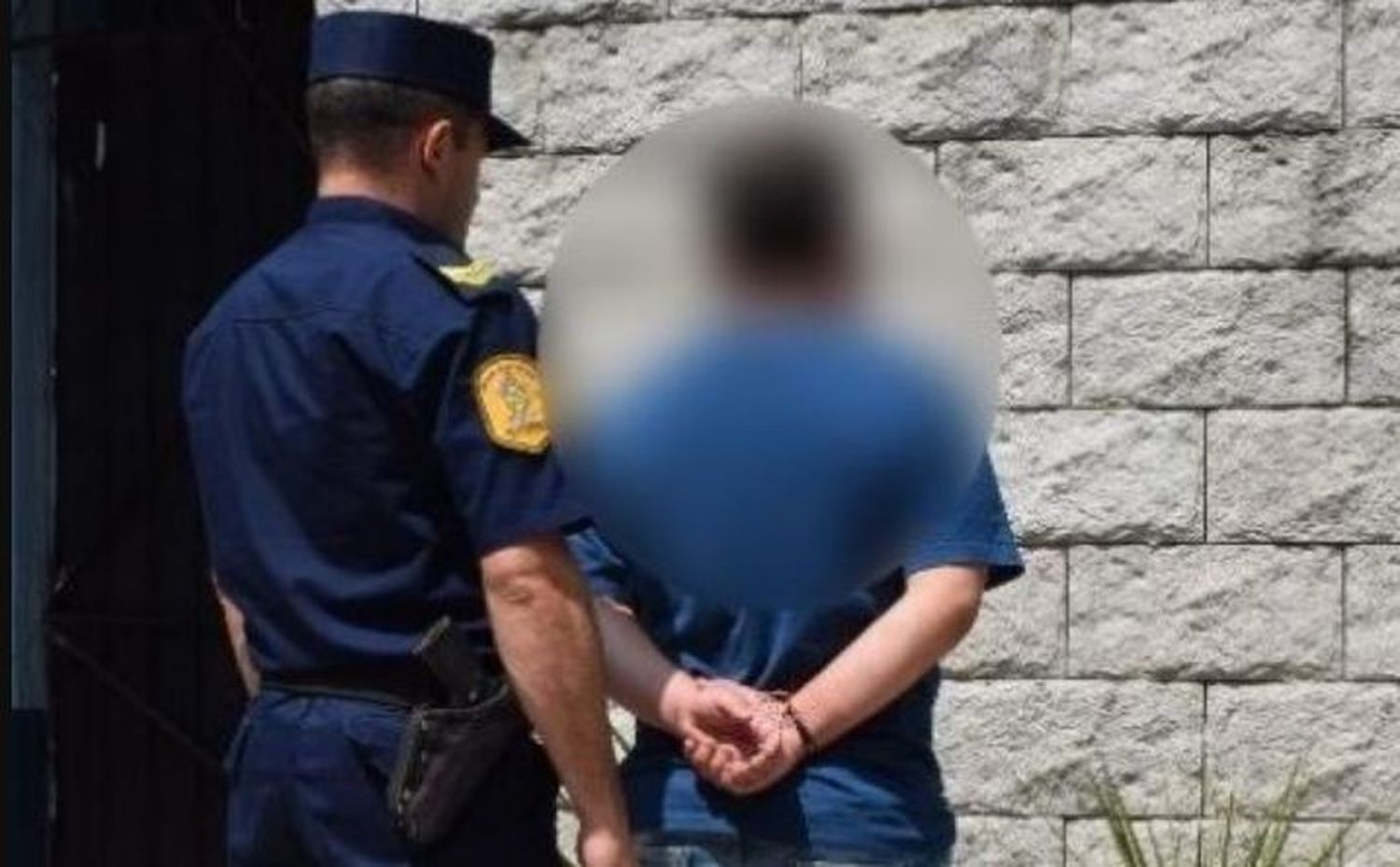 Detuvieron a un violento que atacó a su pareja en pleno centro