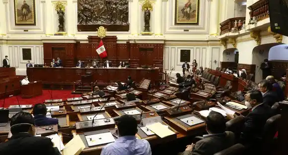 URGENTE: inicia reunión del Congreso de Perú y CRECE la presión por la renuncia de Manuel Merino