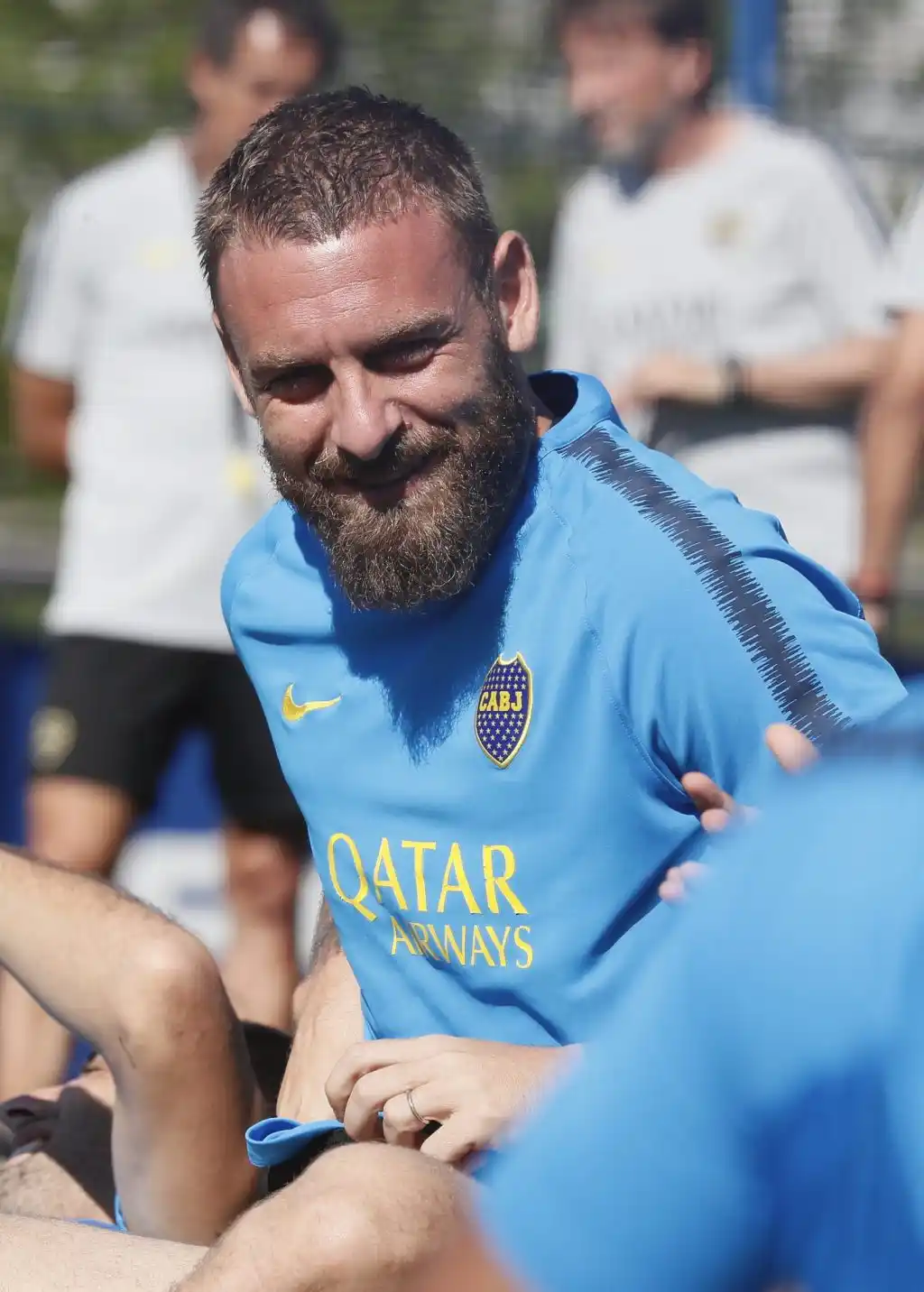 Lisandro López se desgarró  y De Rossi estaría entre los 11